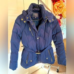 Like new belted puffer jacket. Never washed brand new condition
